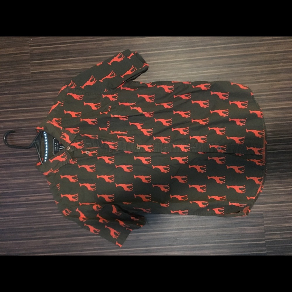 Giraffe button down shirt sleeve shirt